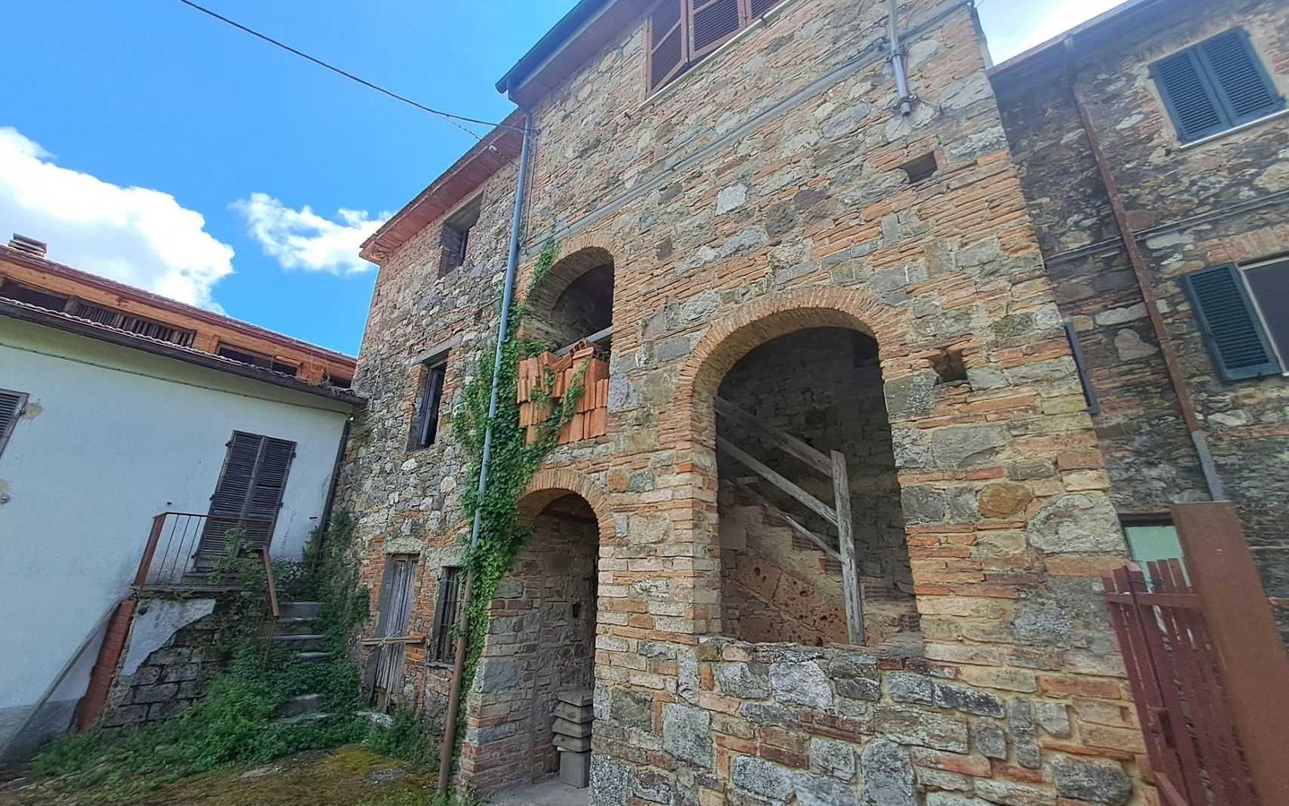 House in Stabbiano - Image 2