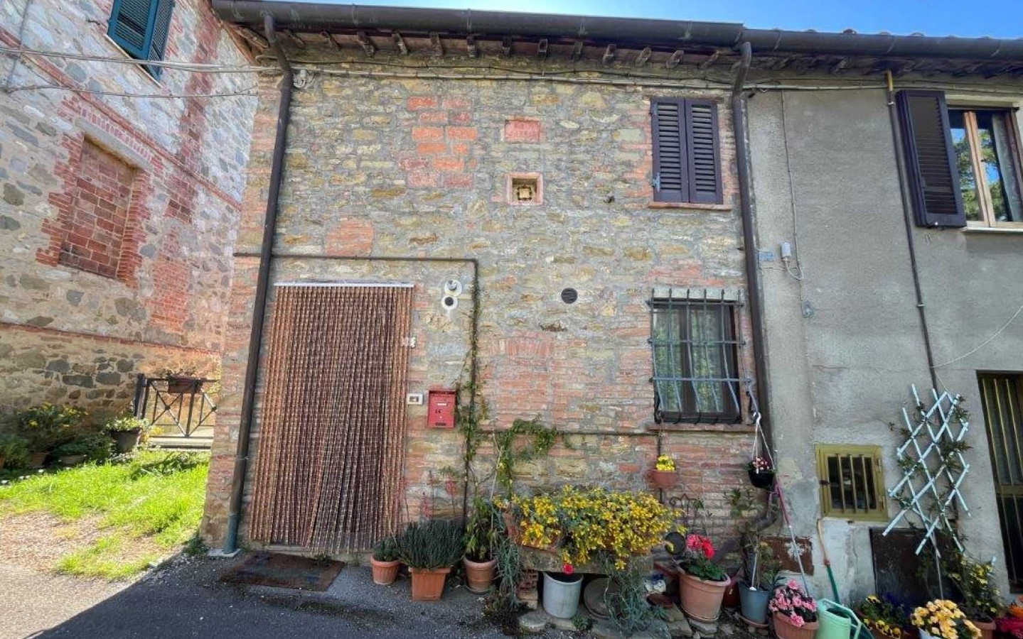House in Panicale - view 1