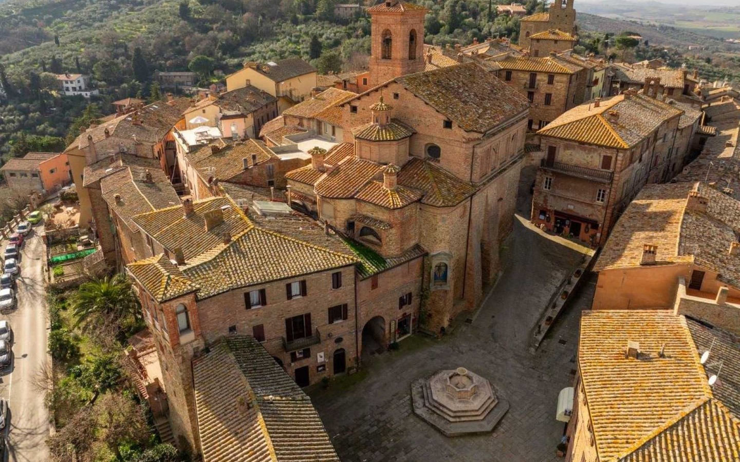 House in Panicale - view 1