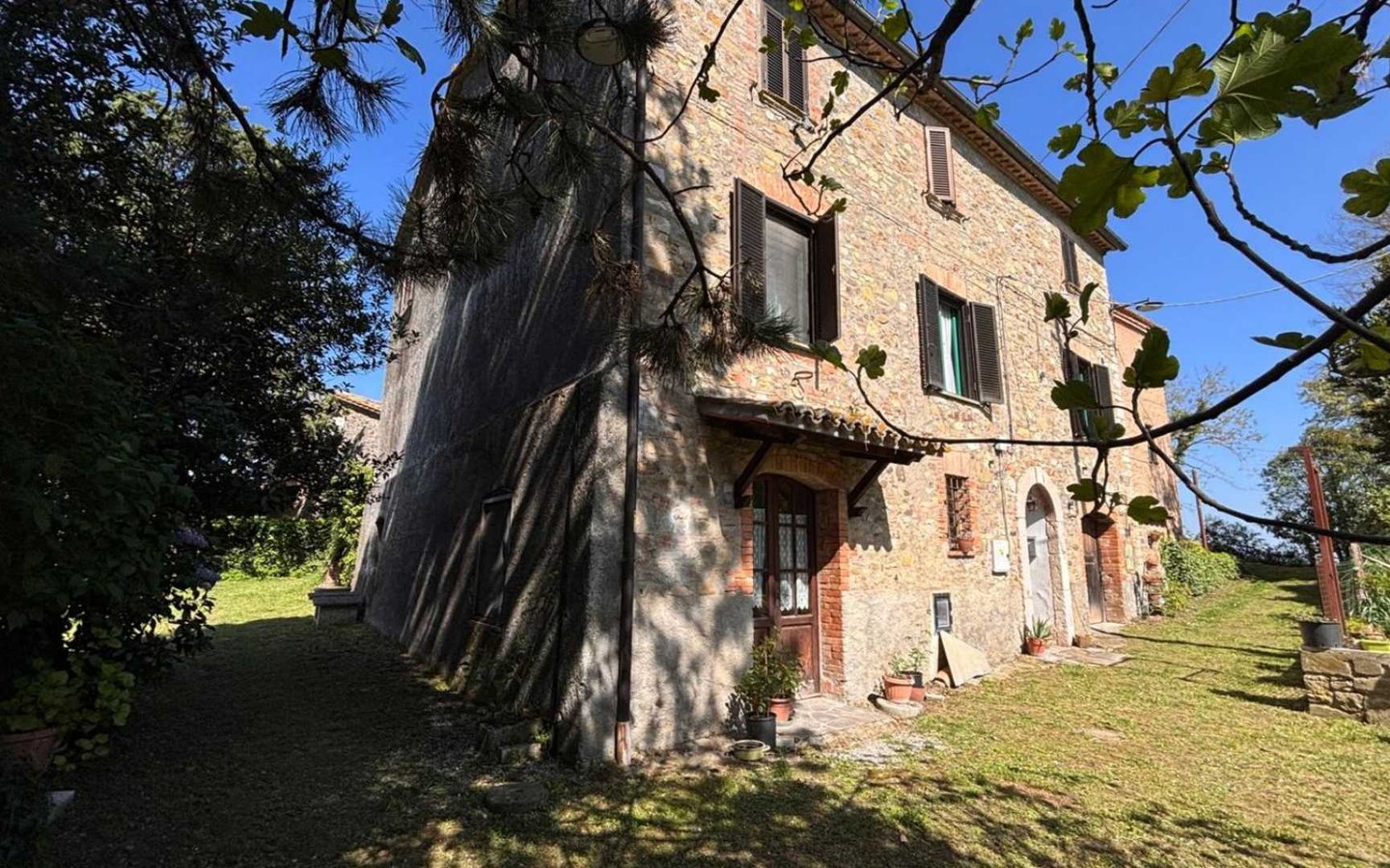 House in Frattaguida - Image 2