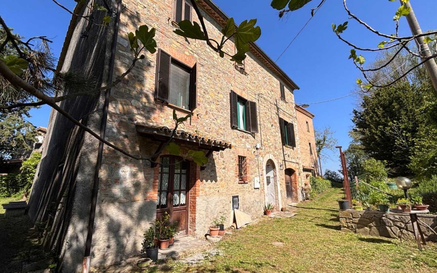 House in Frattaguida - Image 3