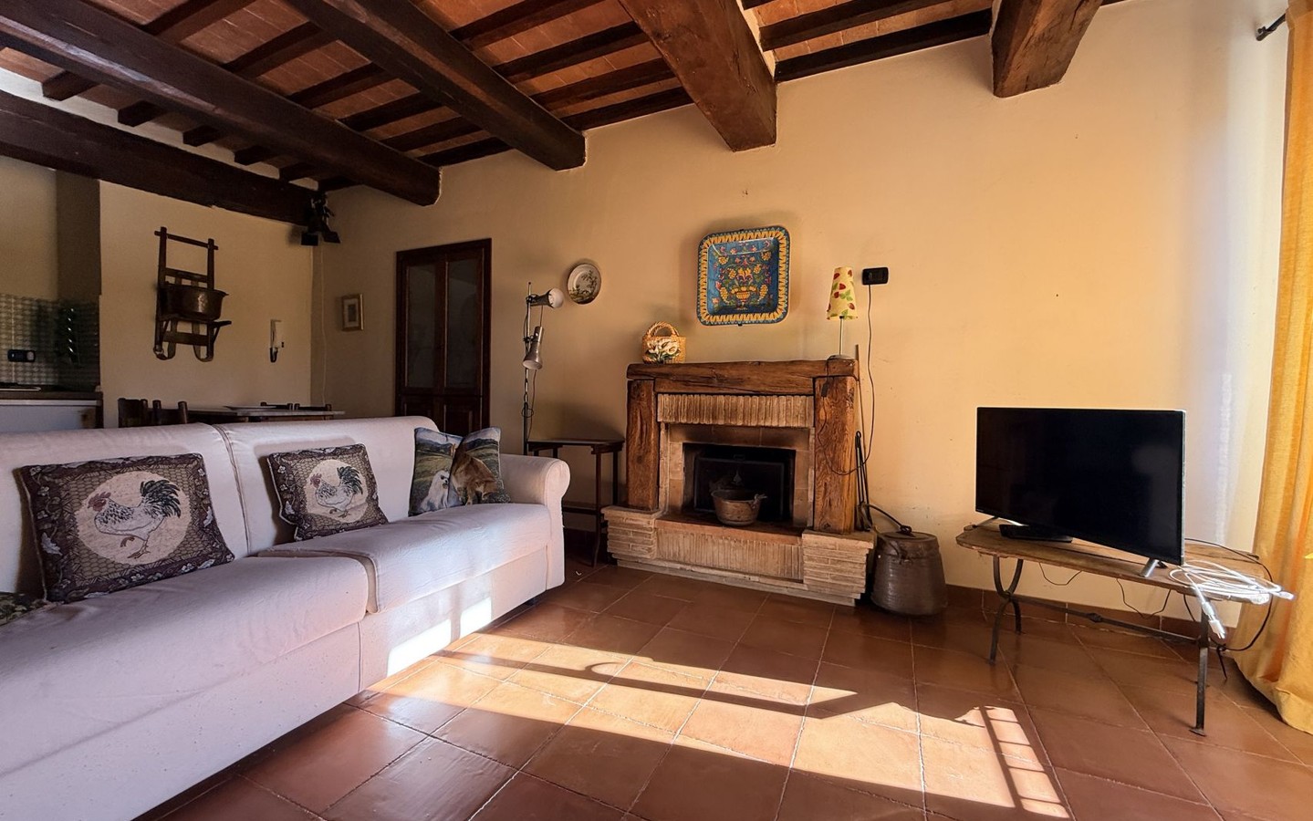 House in Montegabbione - view 1