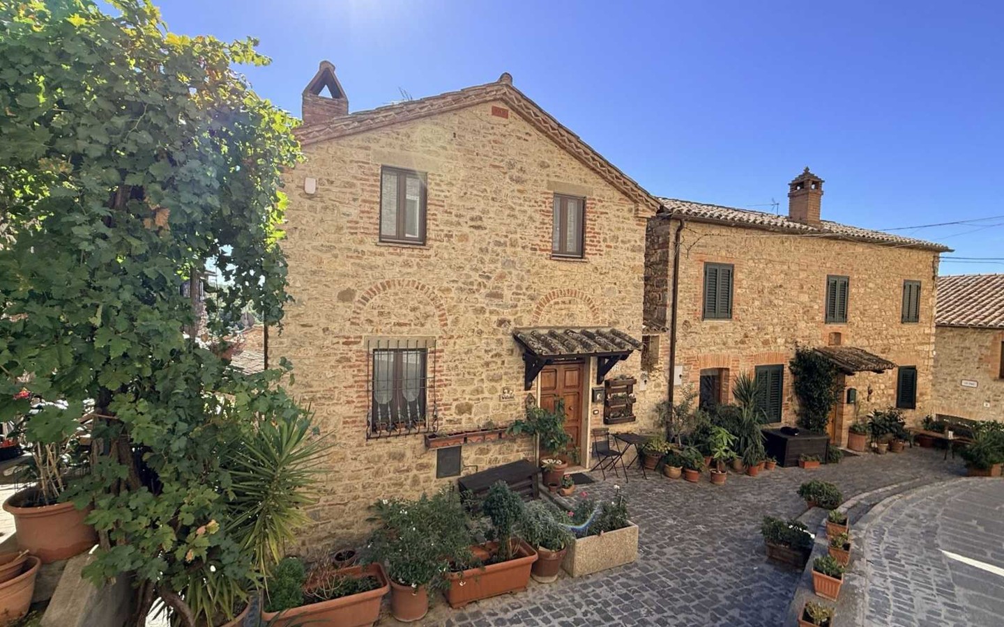 House in Parrano - Image 2