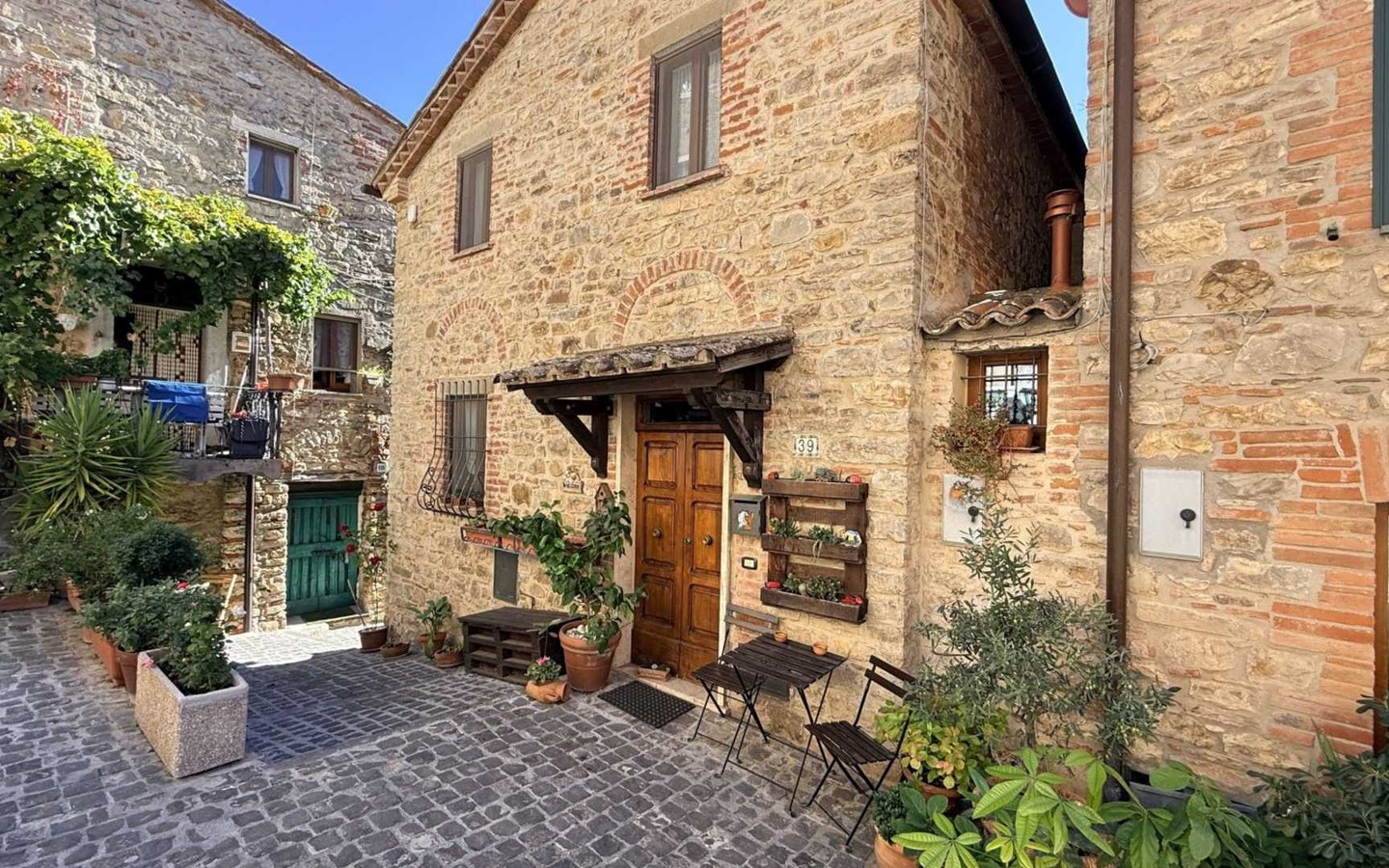 House in Parrano - view 1